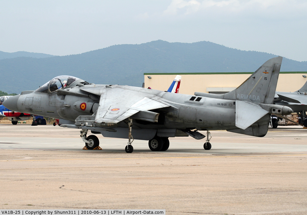 VA1B-25, McDonnell Douglas EAV-8B+ Matador II C/N E14/SP-02, Used as a demo during LFTH Open Day 2010...