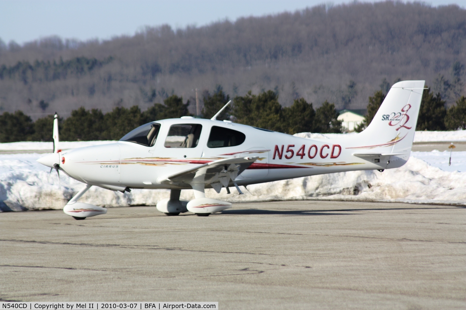 N540CD, 2005 Cirrus SR22 C/N 1625, Parked @ Boyne Mountain Airport (BFA)