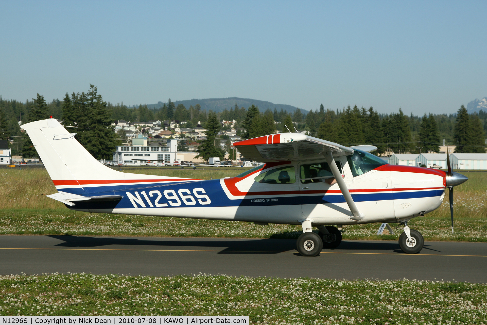 N1296S, 1976 Cessna 182P Skylane C/N 18264863, KAW
