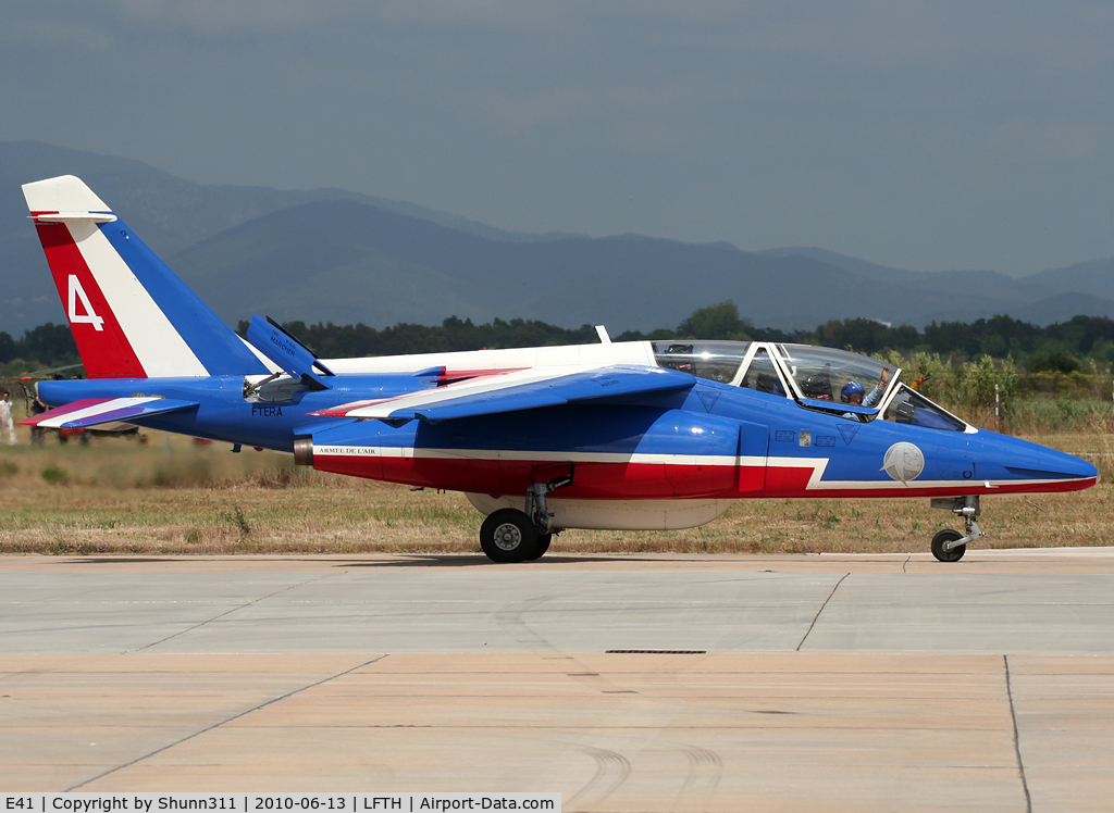 E41, Dassault-Dornier Alpha Jet E C/N E41, Coming back from show during LFTH Open Day 2010...