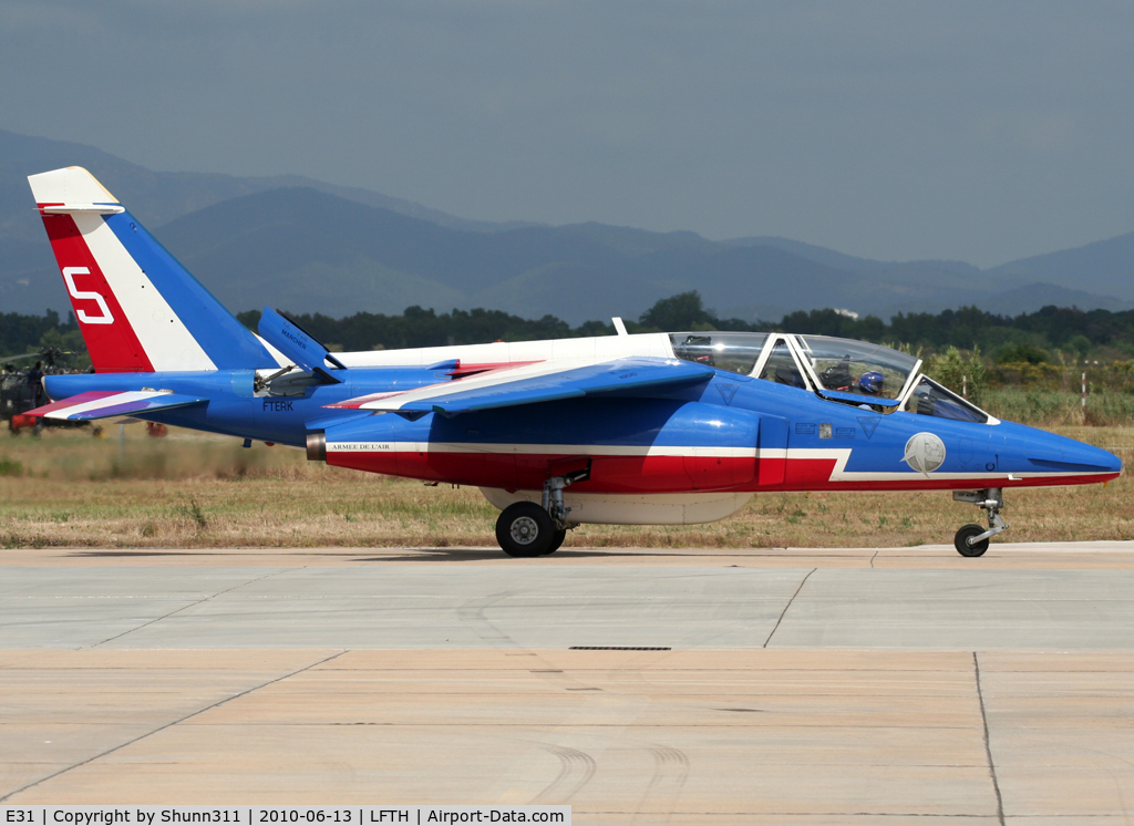 E31, Dassault-Dornier Alpha Jet E C/N E31, Coming back from show during LFTH Open Day 2010...
