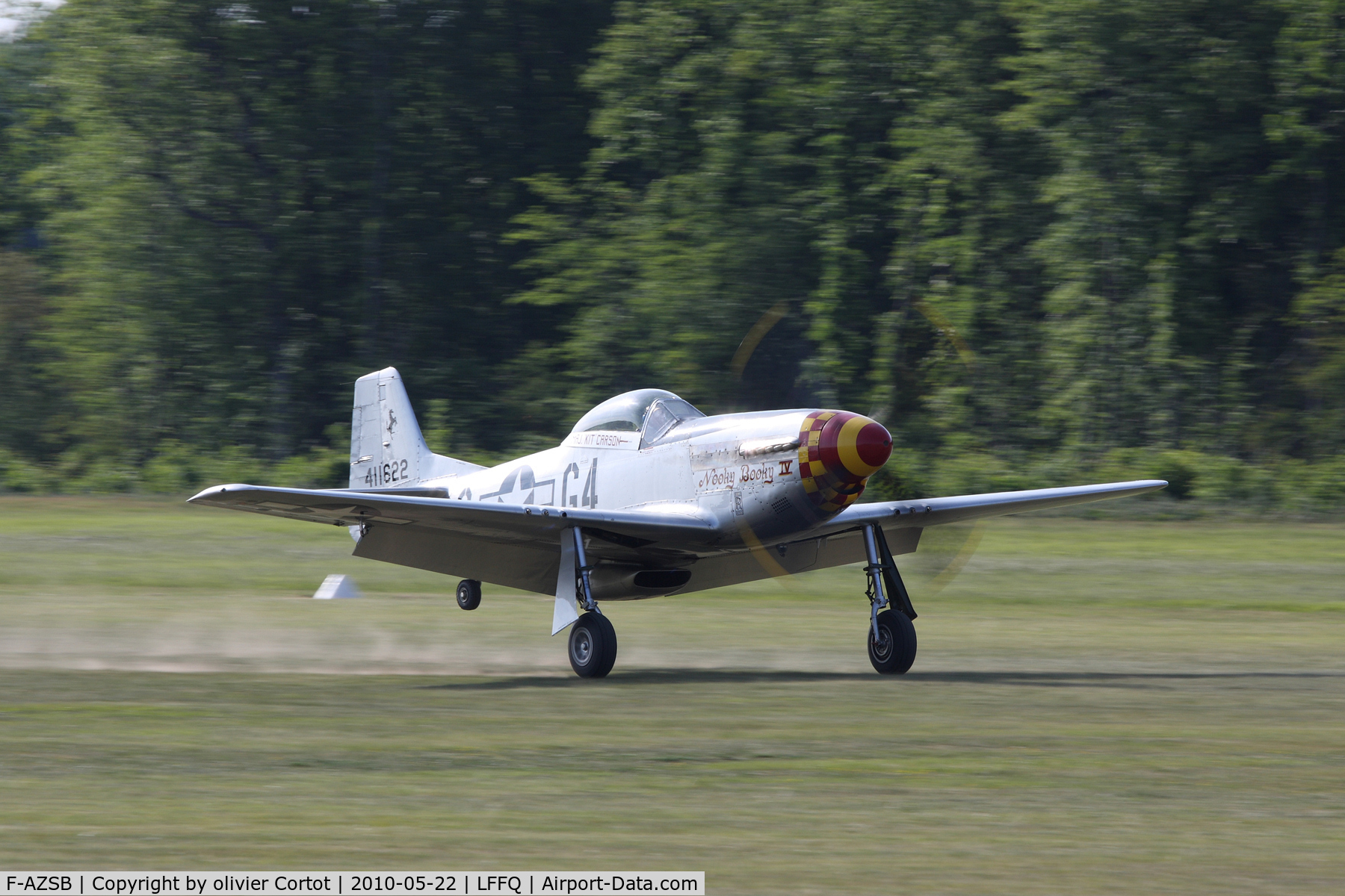 F-AZSB, 1944 North American P-51D Mustang C/N 122-40967, Ferté Alais airshow 2010