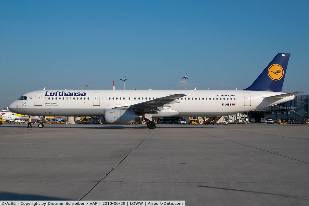 D-AISE, 2000 Airbus A321-231 C/N 1214, Lufthansa Airbus 321
