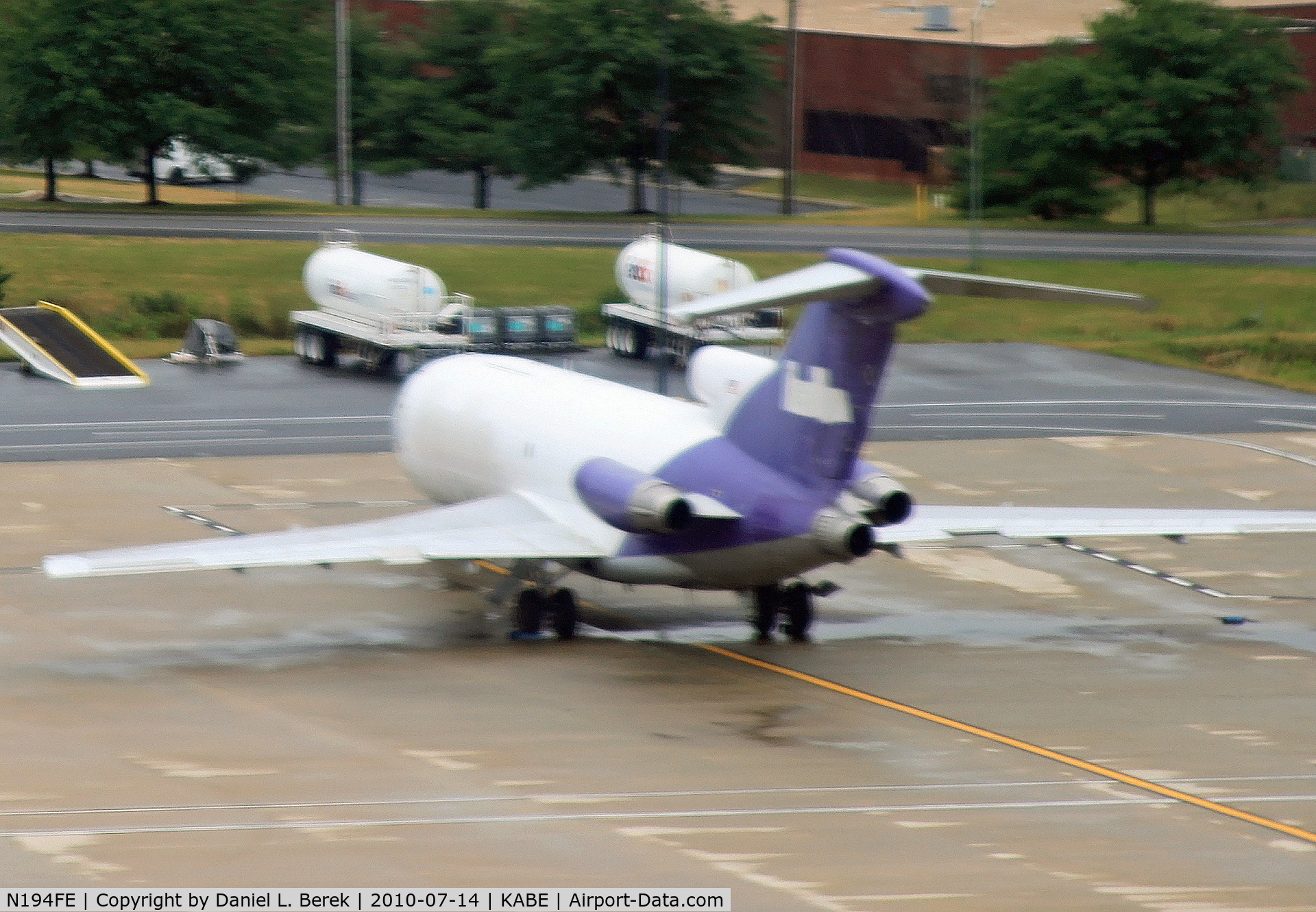 N194FE, 1967 Boeing 727-22 C/N 19143, FedEx donated this aircraft to Lehigh Valley International Airport for ground training.