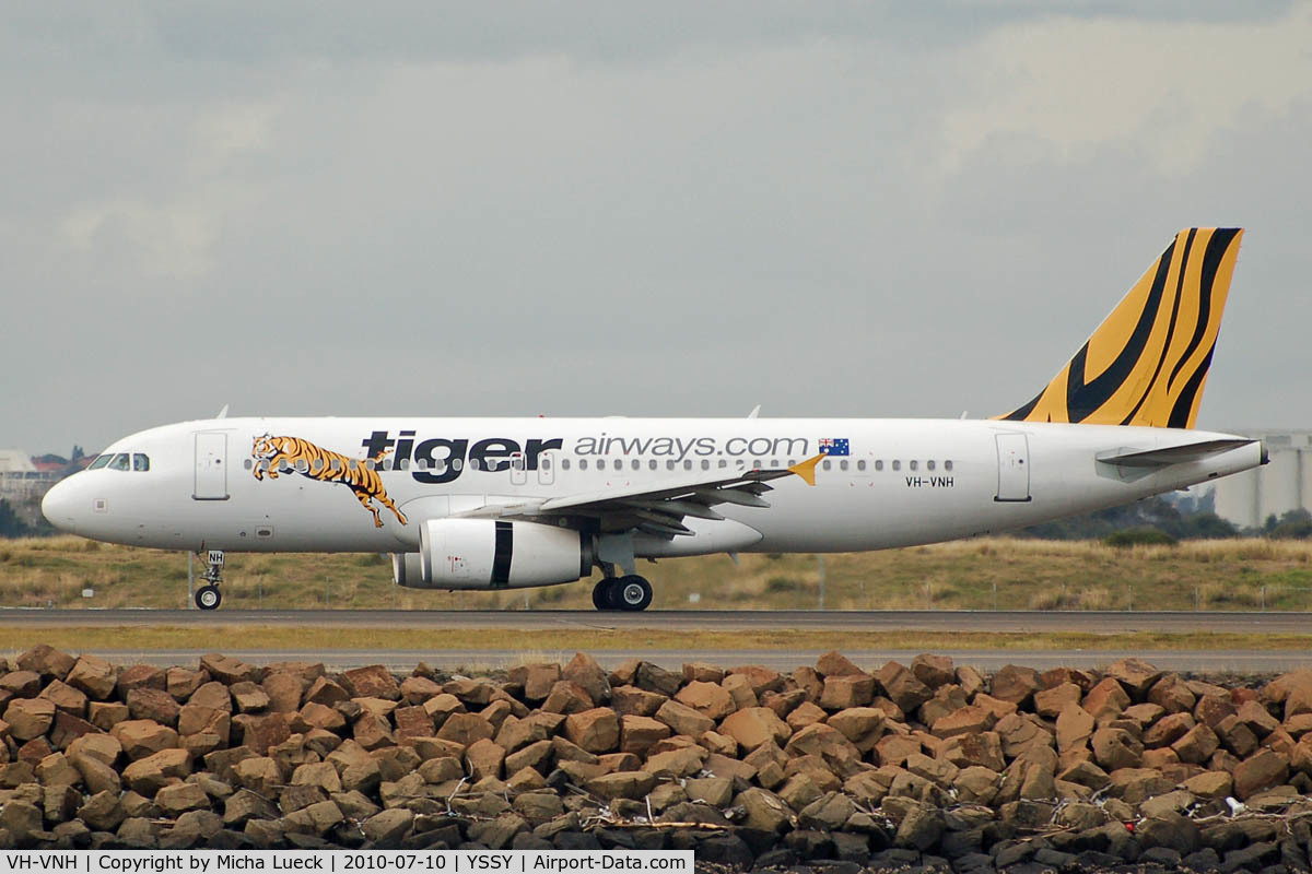 VH-VNH, 2008 Airbus A320-232 C/N 3734, At Sydney