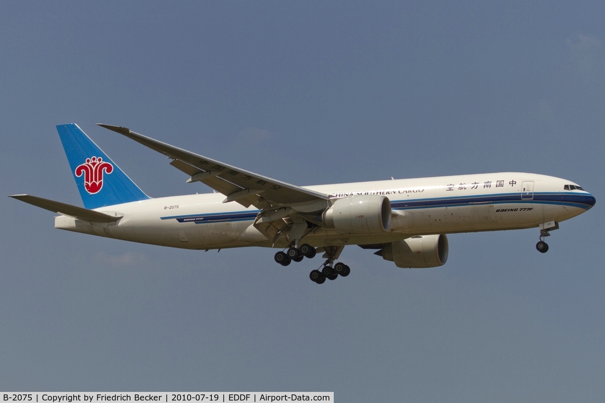 B-2075, 2009 Boeing 777-F1B C/N 37312, short final RW07R