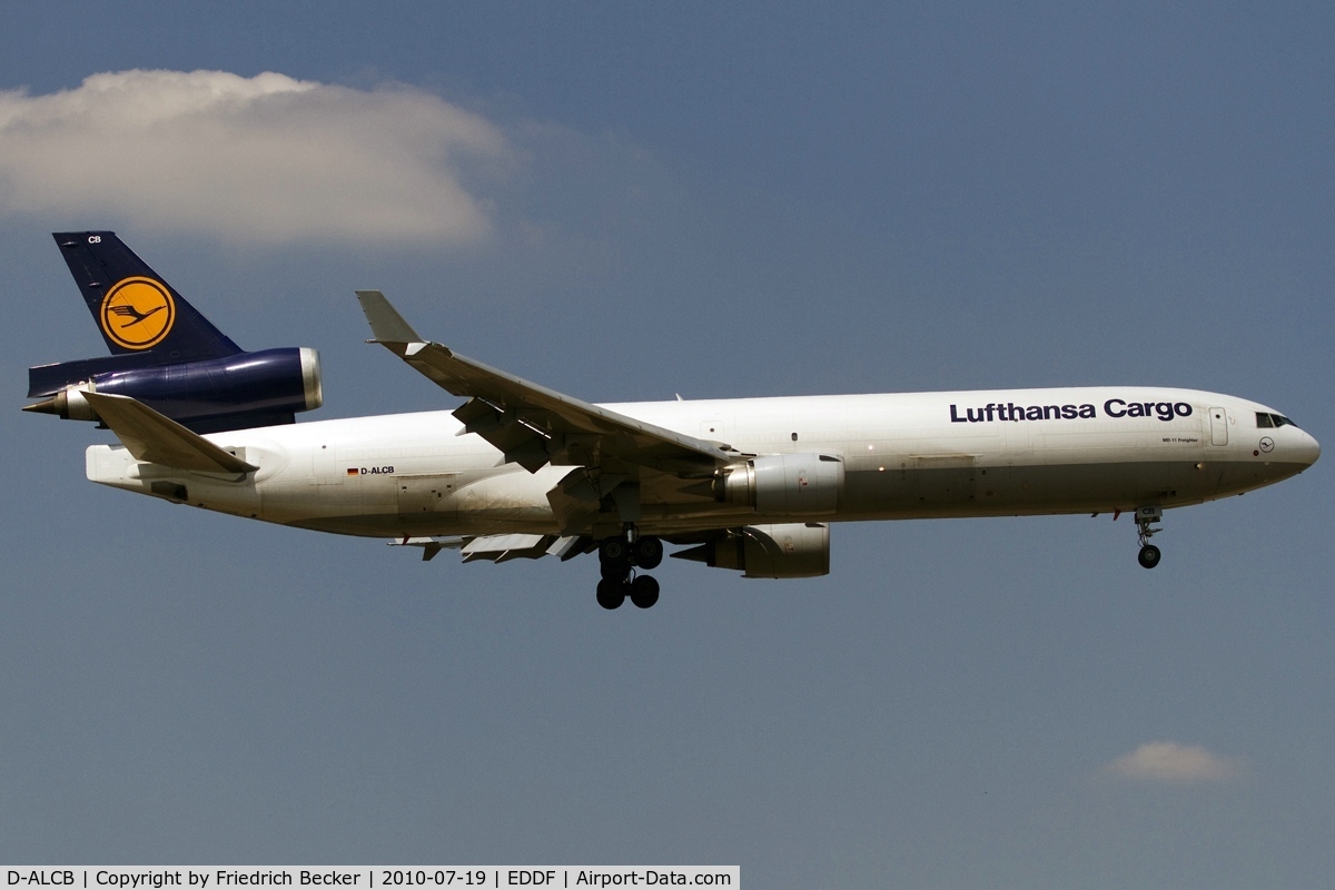 D-ALCB, 1998 McDonnell Douglas MD-11F C/N 48782, short final RW07R