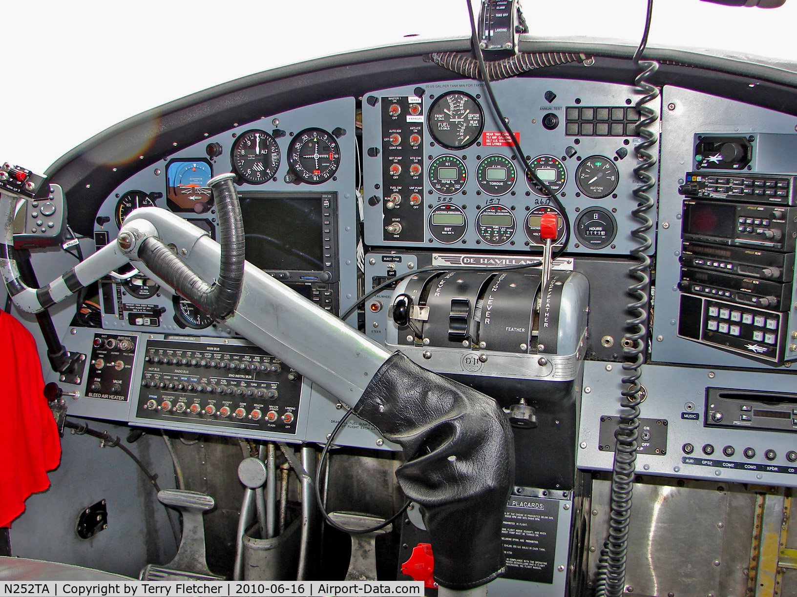 N252TA, 1958 De Havilland Canada DHC-3 Otter C/N 252, Flightdeck of DHC-3 Otter 1958 Dehavilland DHC-3, c/n: 252