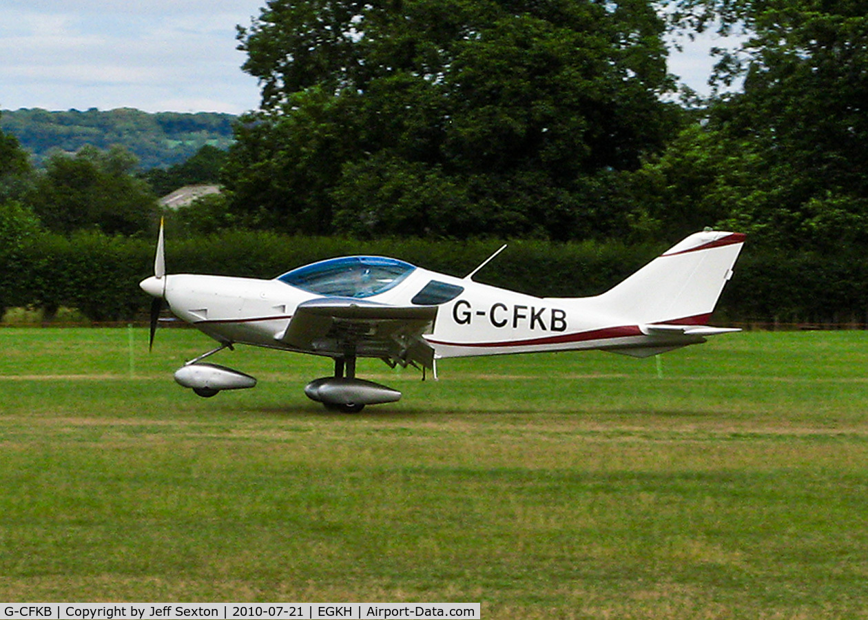 G-CFKB, 2008 CZAW SportCruiser C/N LAA 338-14766, Touch & Go at Headcorn