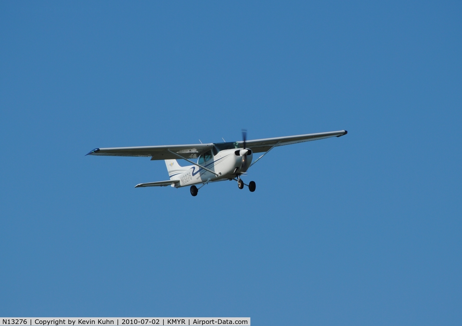 N13276, 1973 Cessna 172M C/N 17262632, Final approach