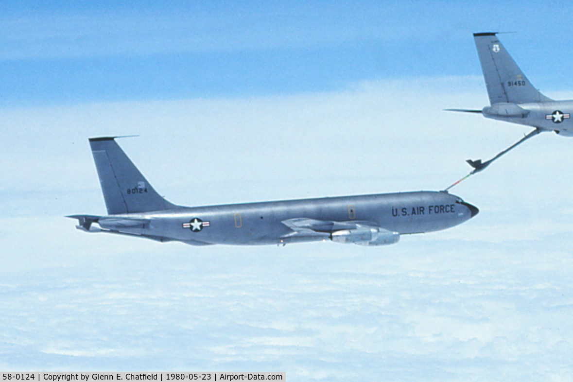 58-0124, 1958 Boeing KC-135A-BN Stratotanker C/N 17869, Seen from another KC-135A.  Was KC-135A in photo, became KC-135R then KC-135T