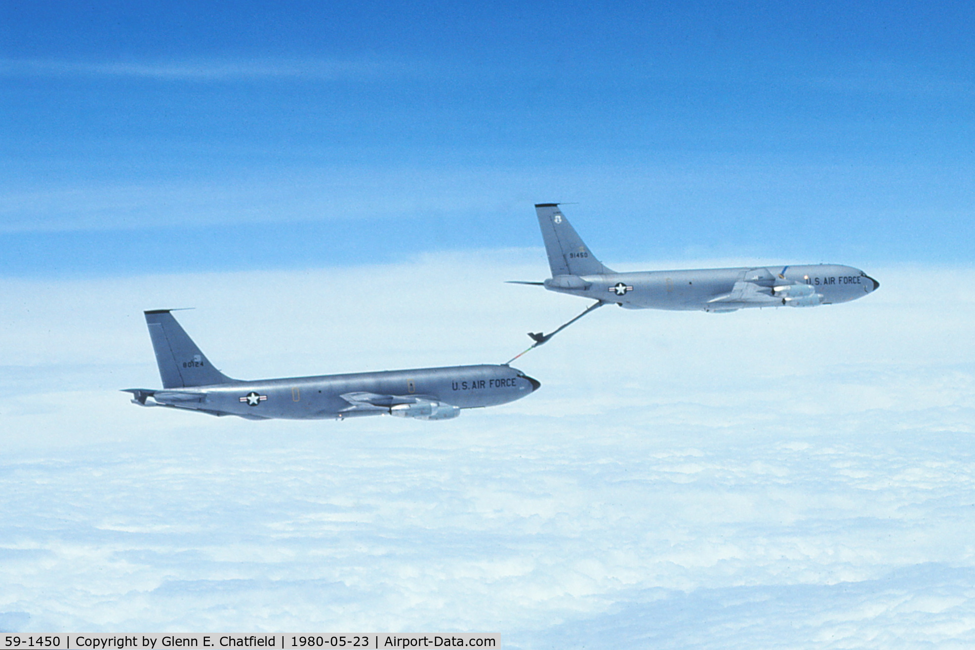 59-1450, 1959 Boeing KC-135R Stratotanker C/N 17938, The one giving fuel is 59-1450, the receiver is 58-0124.