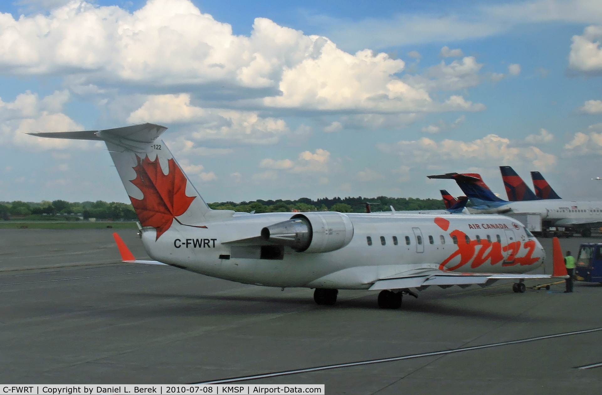 C-FWRT, 1996 Canadair CRJ-100ER (CL-600-2B19) C/N 7118, A Canadian regional jet prepares for its journey back north from Minneapolis.