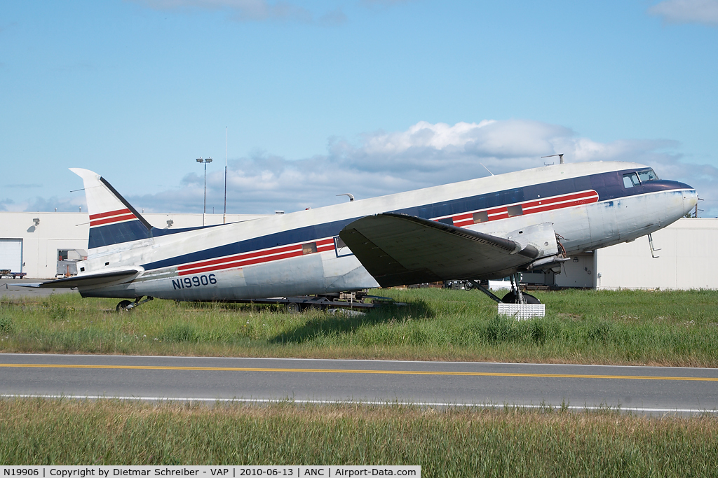 N19906, 1942 Douglas DC-3 (C-47-DL) C/N 4747, ex Reeve DC3