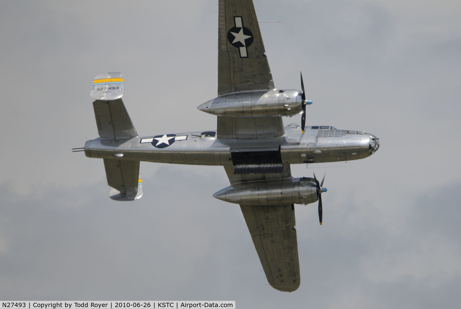 N27493, 1944 North American TB-25K Mitchell C/N 44-29869/108-33144, performing at the Great Minnesota Air Show