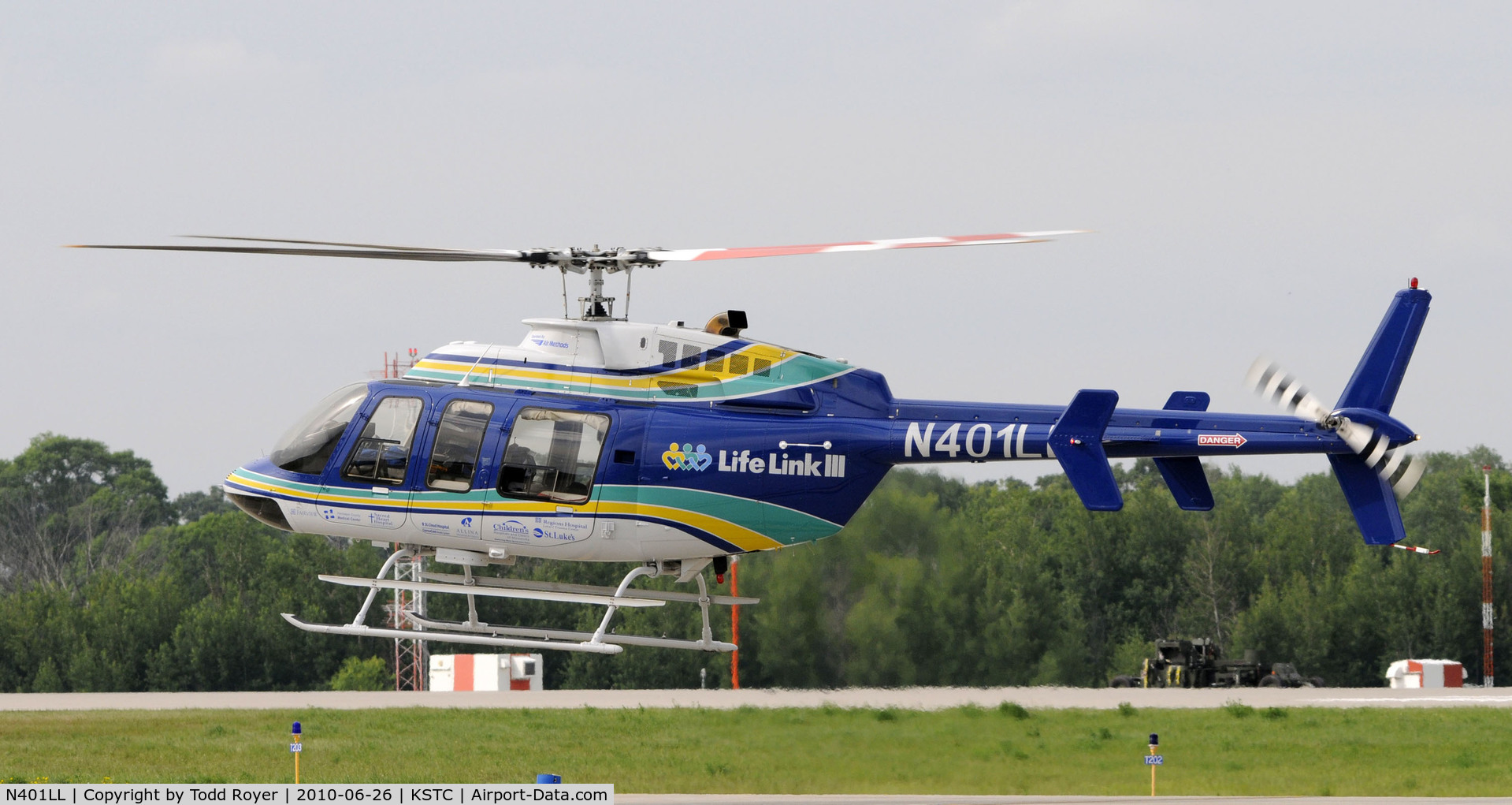 N401LL, 1997 Bell 407 C/N 53208, departing St Cloud Regional
