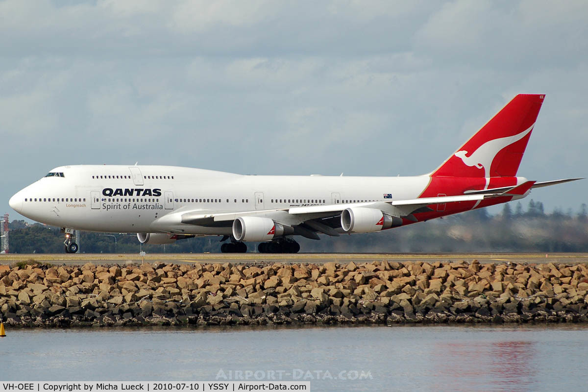 VH-OEE, 2002 Boeing 747-438/ER C/N 32909, At Sydney