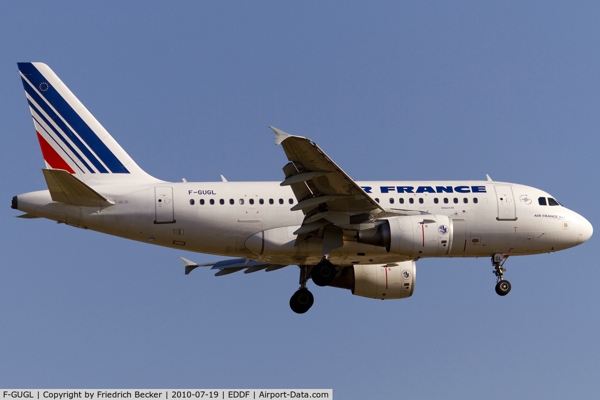 F-GUGL, 2006 Airbus A318-111 C/N 2686, on final RW07R