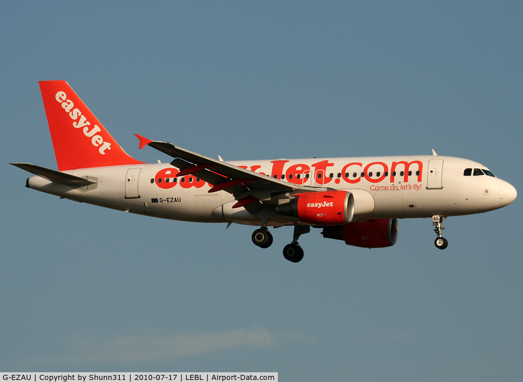 G-EZAU, 2006 Airbus A319-111 C/N 2795, Landing rwy 25R