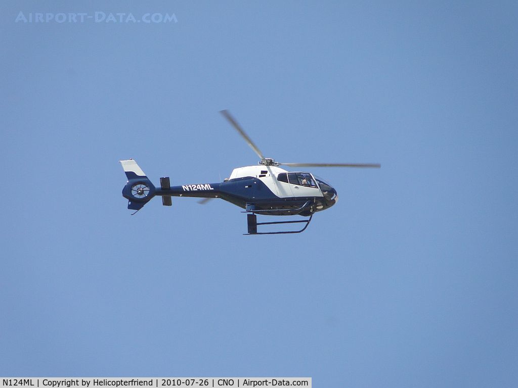N124ML, 2001 Eurocopter EC-120B Colibri C/N 1262, Flying approaches to runway 26R