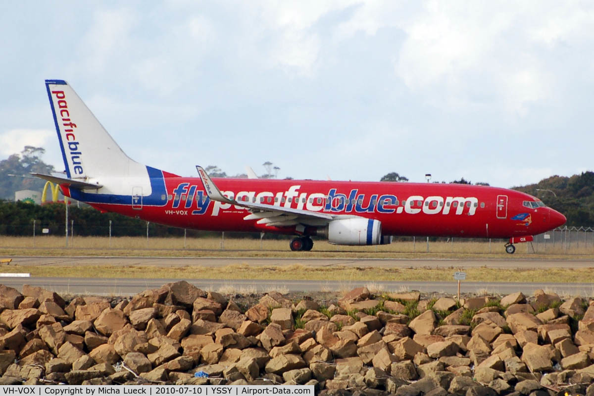 VH-VOX, 2004 Boeing 737-8BK C/N 33017, At Sydney