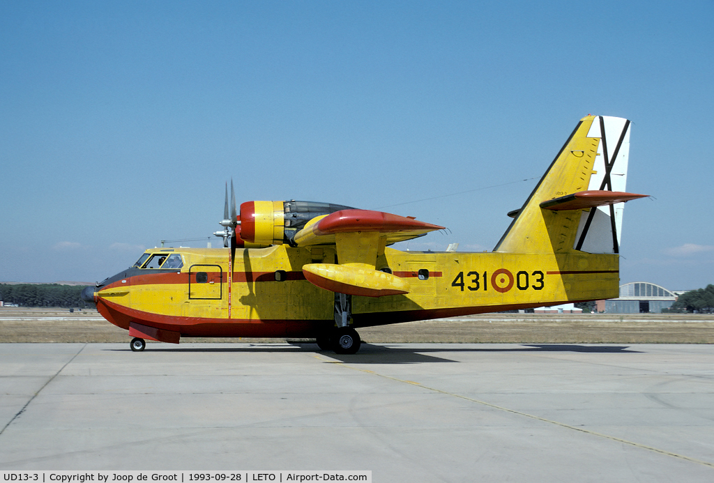 UD13-3, Canadair CL-215-II (CL-215-1A10) C/N 1031, piston engined waterbomber