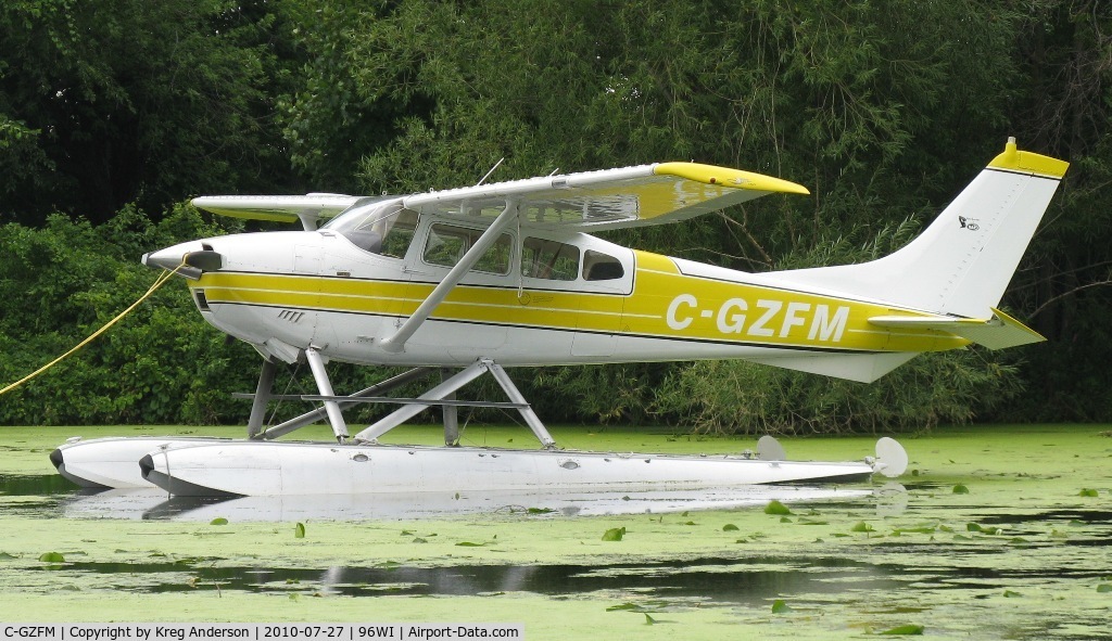 C-GZFM, Cessna 182 (Sealane) Skylane C/N RJN 1, Sealane 182 moored at Airventure 2010.