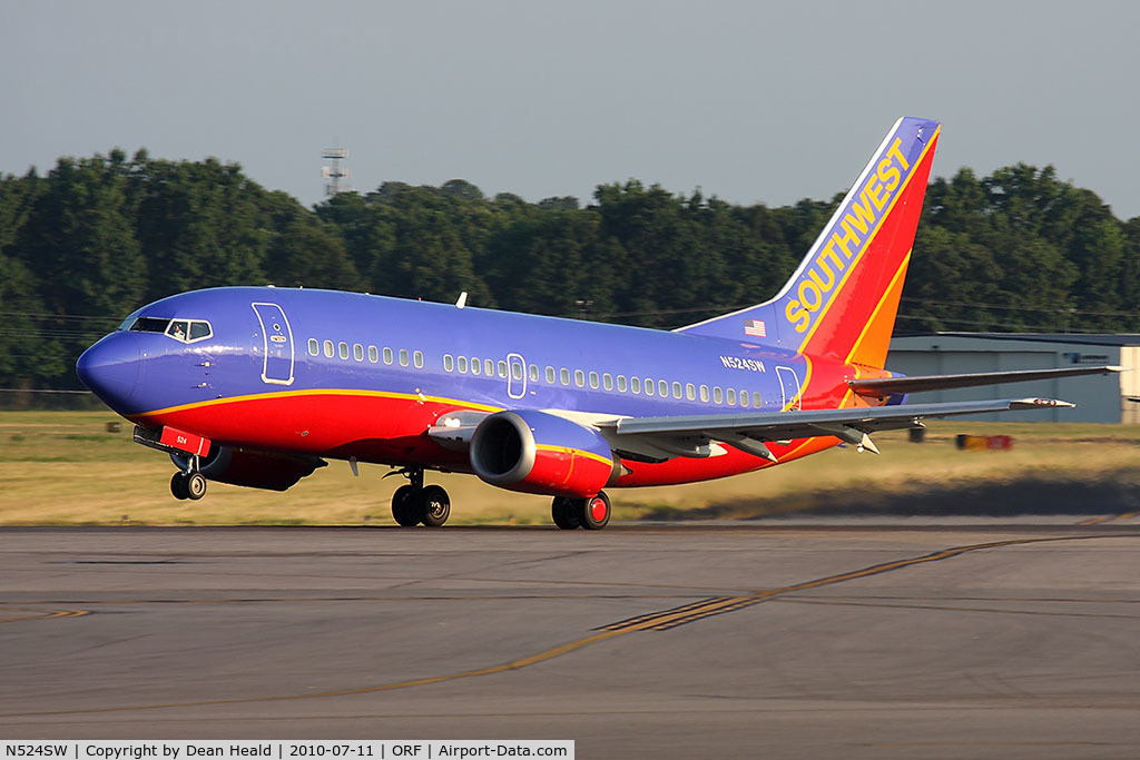 N524SW, 1992 Boeing 737-5H4 C/N 26566, Southwest Airlines N524SW (FLT SWA833) departing RWY 5 en route to Baltimore/Washington Int'l (KBWI).