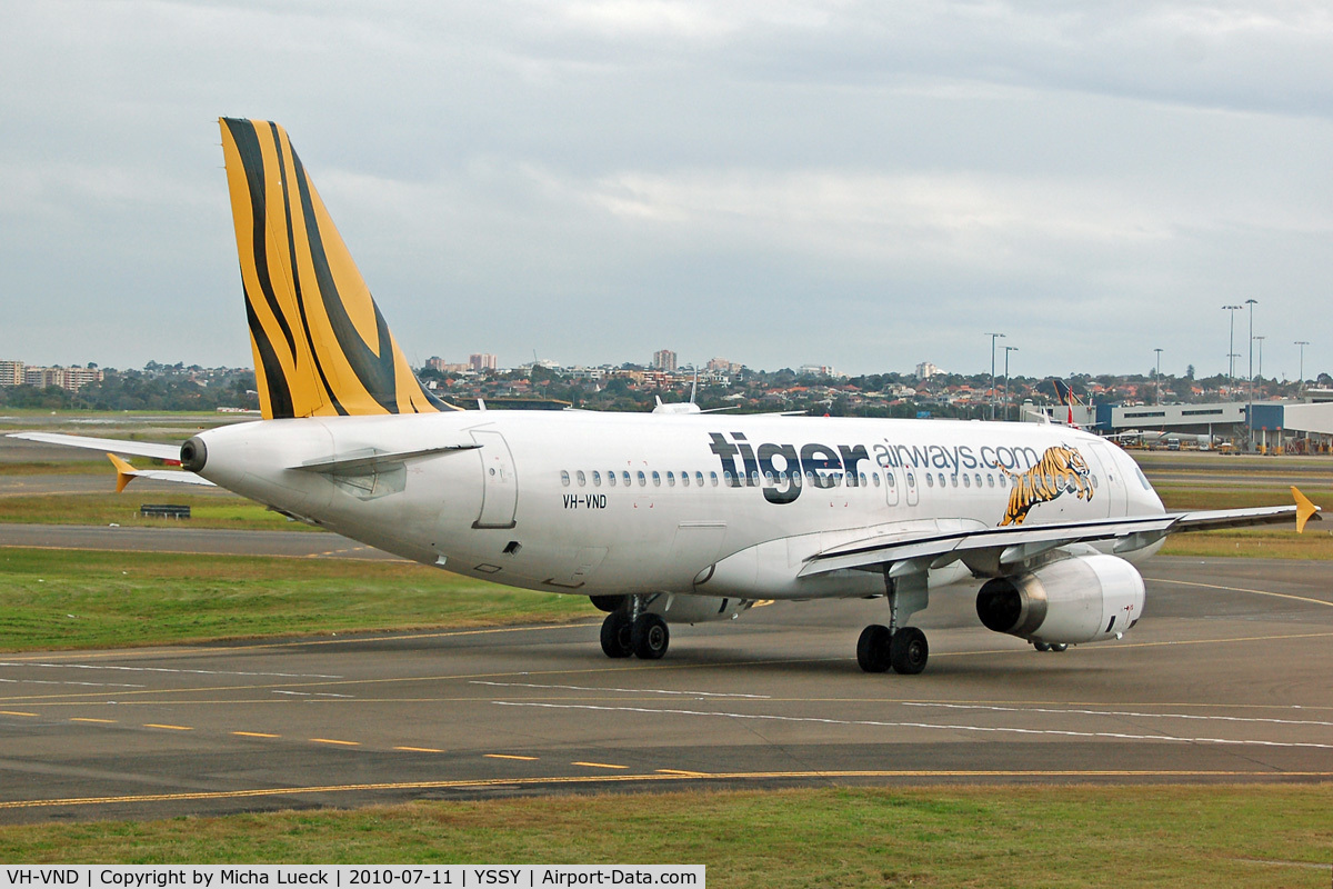 VH-VND, 2007 Airbus A320-232 C/N 3296, At Sydney