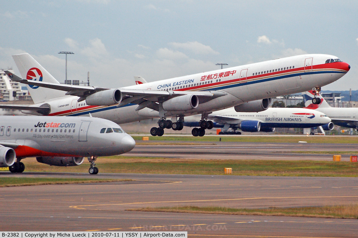 B-2382, 1996 Airbus A340-313 C/N 141, At Sydney