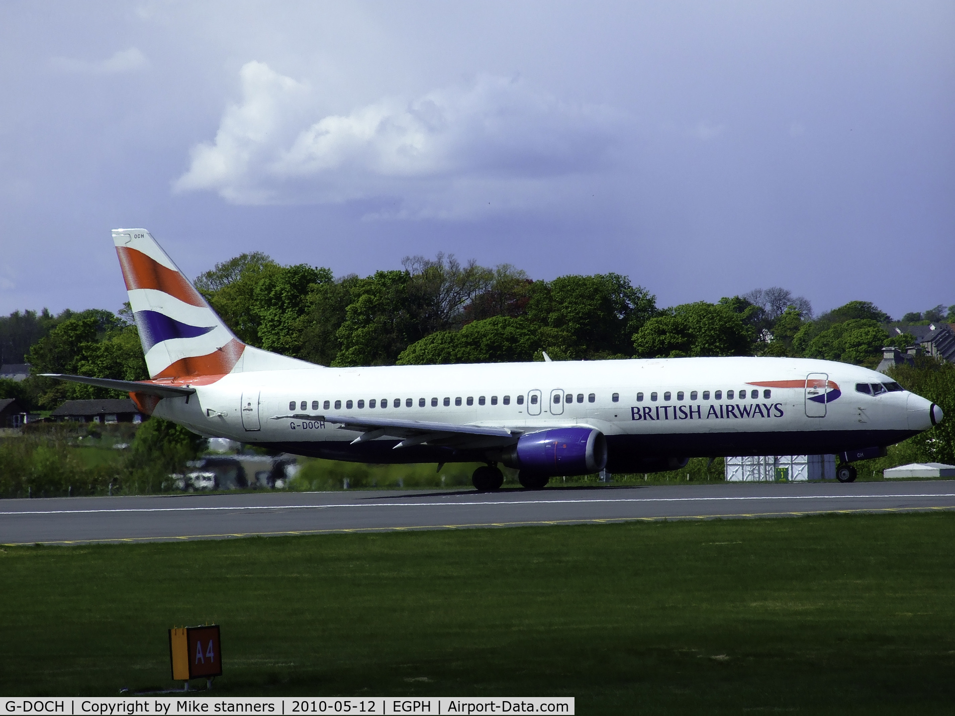 G-DOCH, 1991 Boeing 737-436 C/N 25428, BA B737 Lined up on runway 06 ready for departure to LGW
