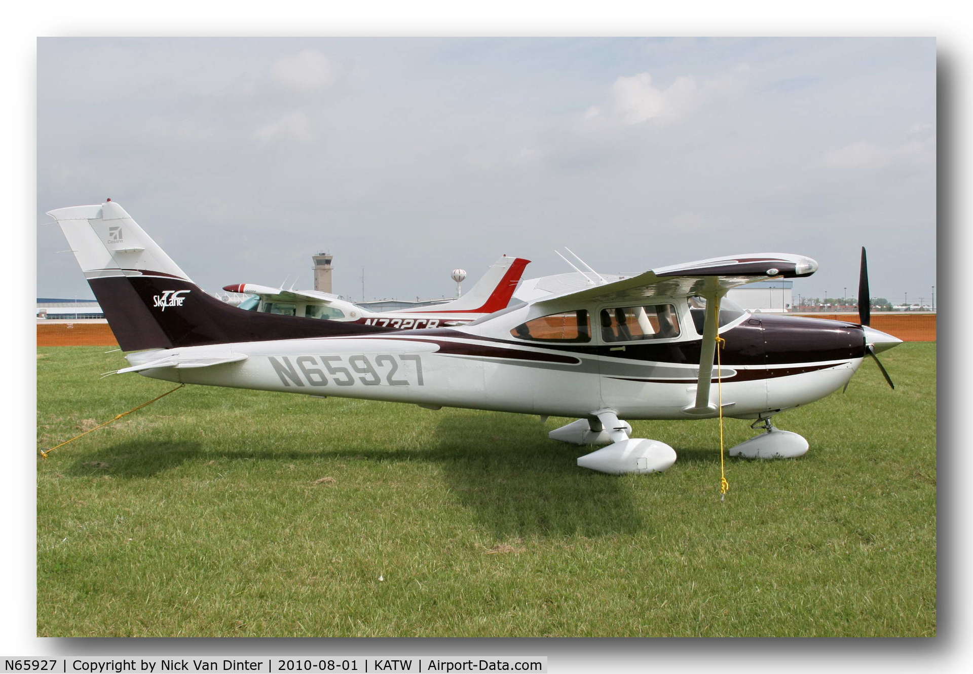 N65927, 2004 Cessna T182T Turbo Skylane C/N T18208354, Sure KATW is nice ... I still want to go to Oshkosh!