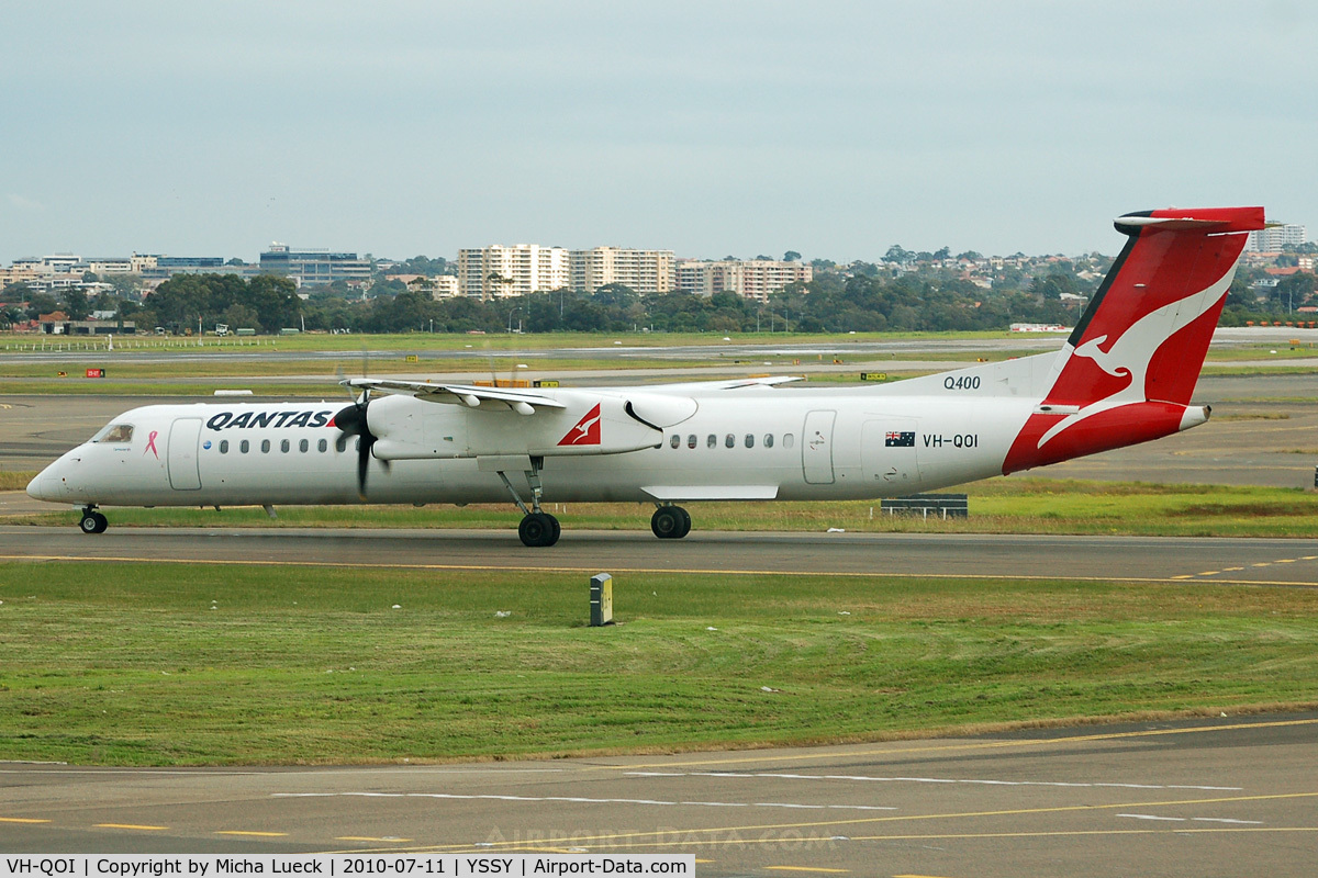 VH-QOI, 2007 De Havilland Canada DHC-8-402Q Dash 8 C/N 4189, At Sydney