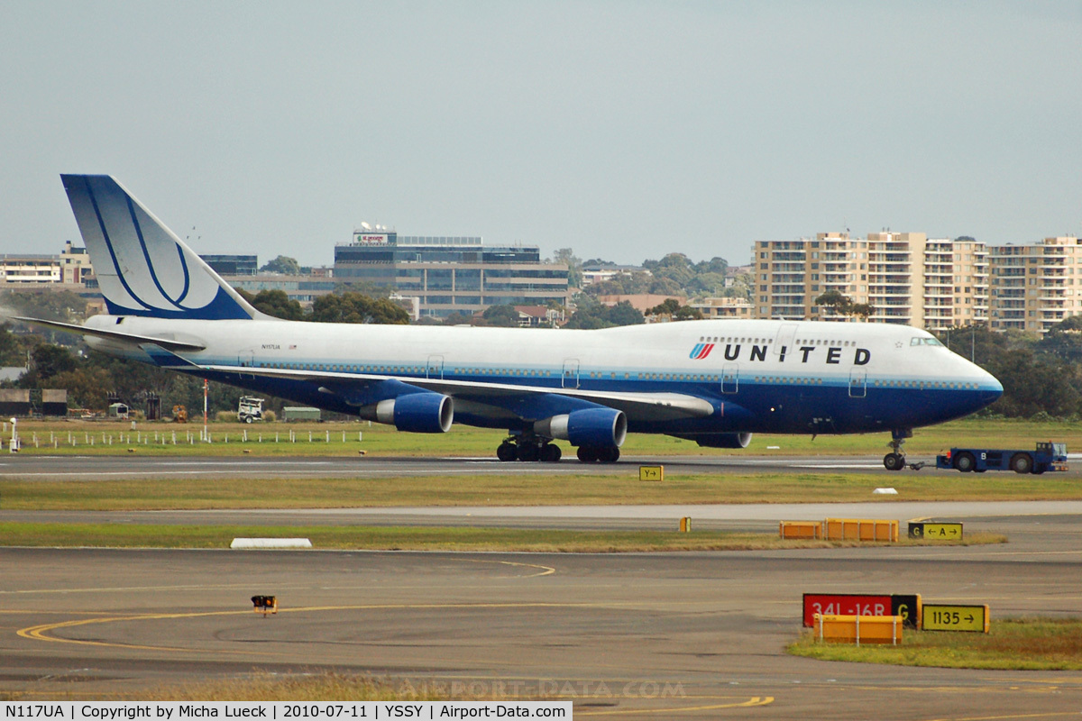 N117UA, 1999 Boeing 747-422 C/N 28810, At Sydney