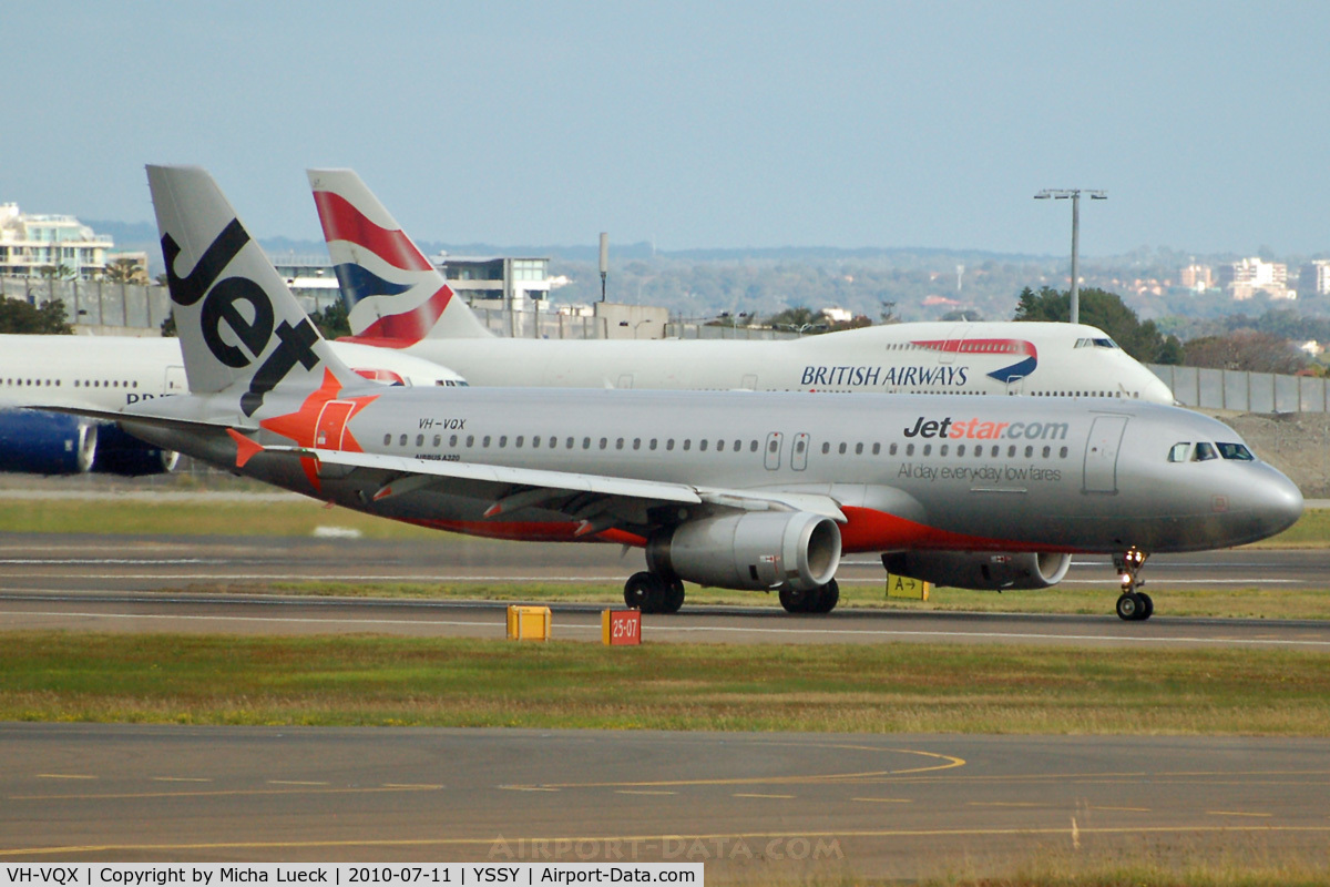 VH-VQX, 2004 Airbus A320-232 C/N 2322, At Sydney