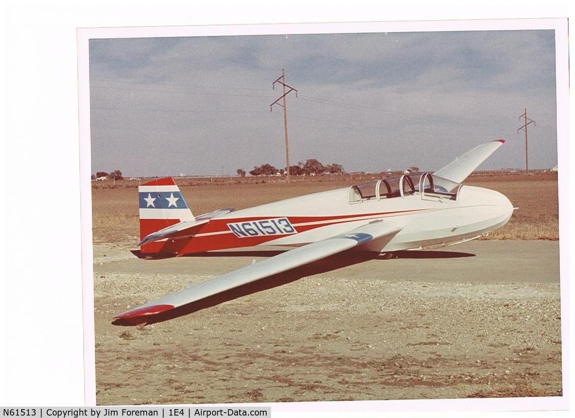 N61513, Schweizer TG3A C/N 92, This glider was rebuilt in USA colors in 1976 and featured on an SSA Calendar