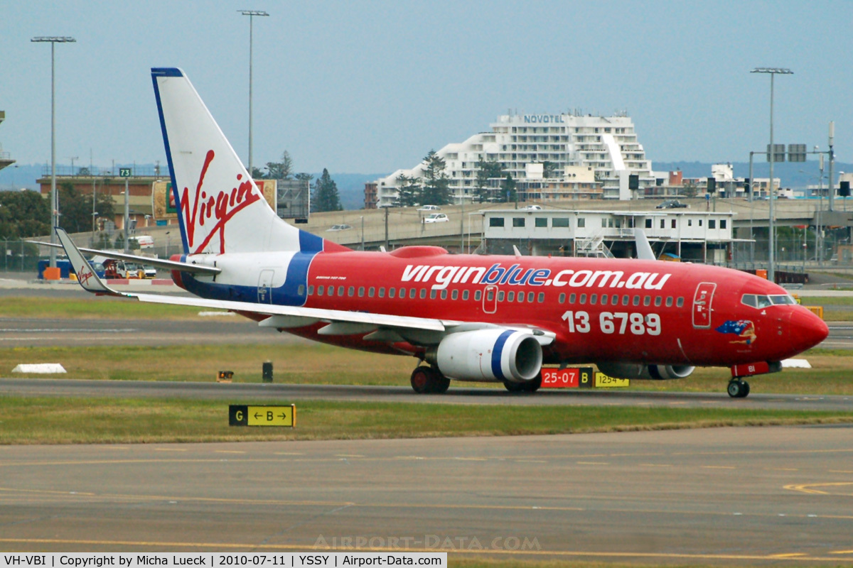 VH-VBI, 2002 Boeing 737-7Q8 C/N 30644, At Sydney