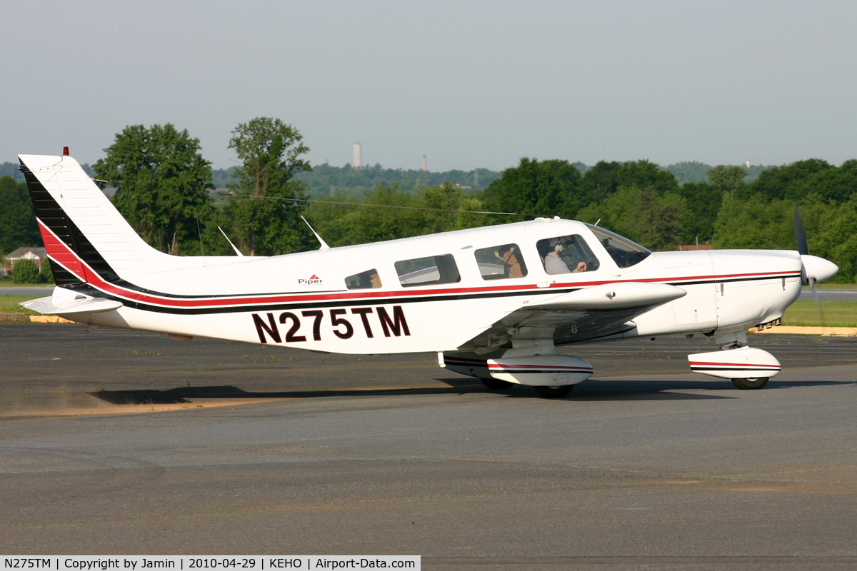 N275TM, 1979 Piper PA-32-300 Cherokee Six C/N 32-7940275, Taxiing for departure.