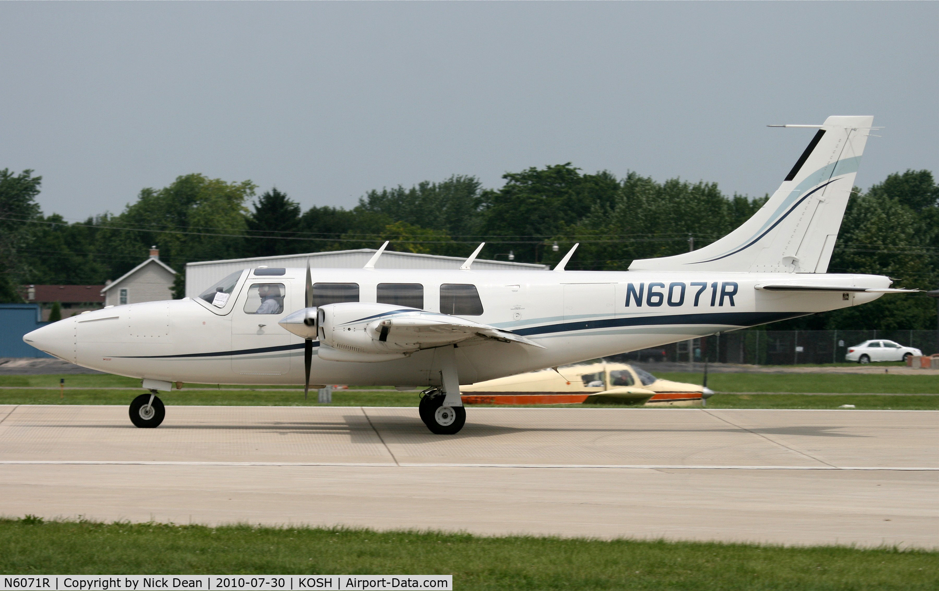 N6071R, 1979 Piper Aerostar 601P C/N 61P06867963324, KOSH