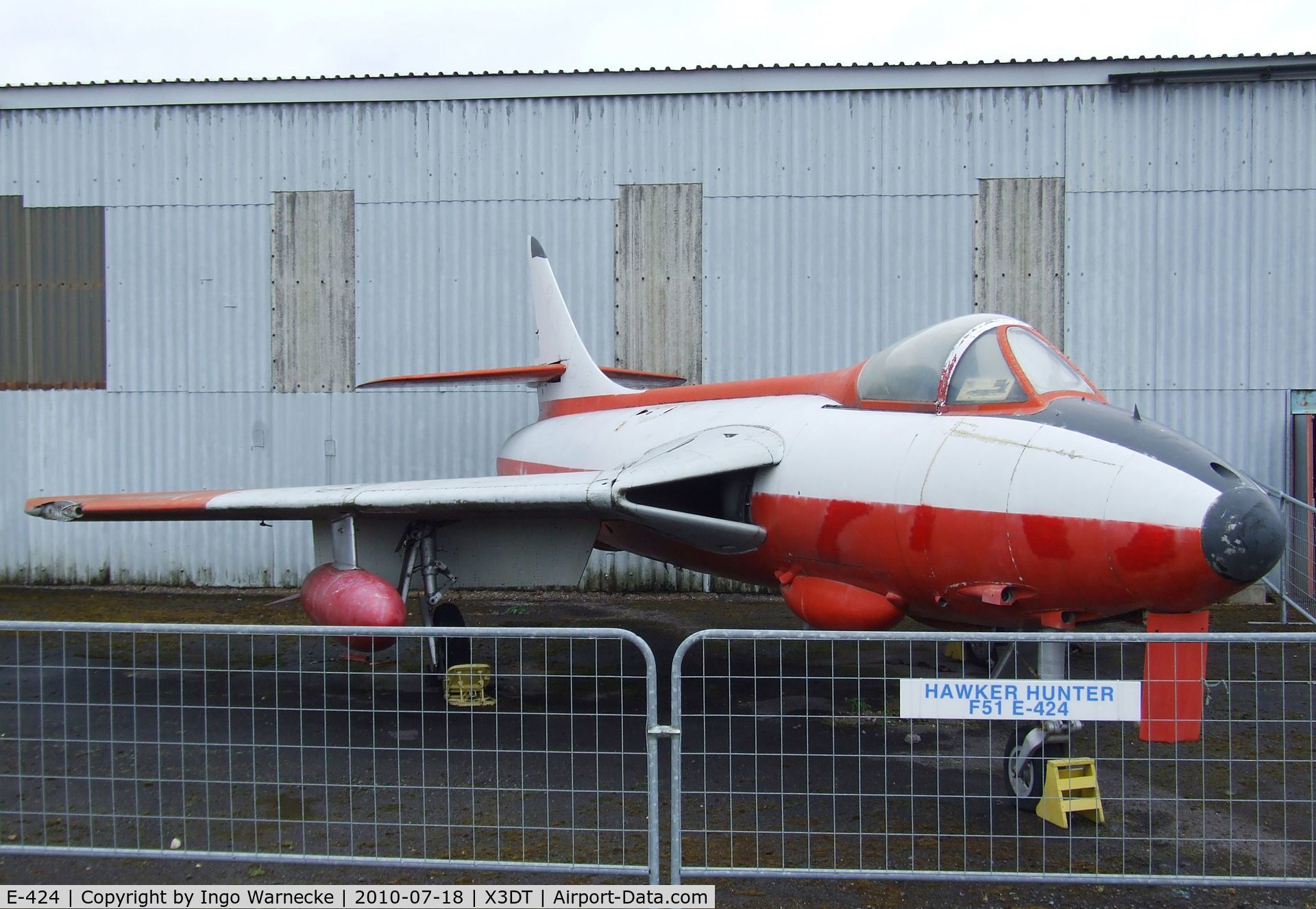 E-424, Hawker Hunter F.51 C/N 41H-680283, Hawker Hunter F51 at the AeroVenture, Doncaster