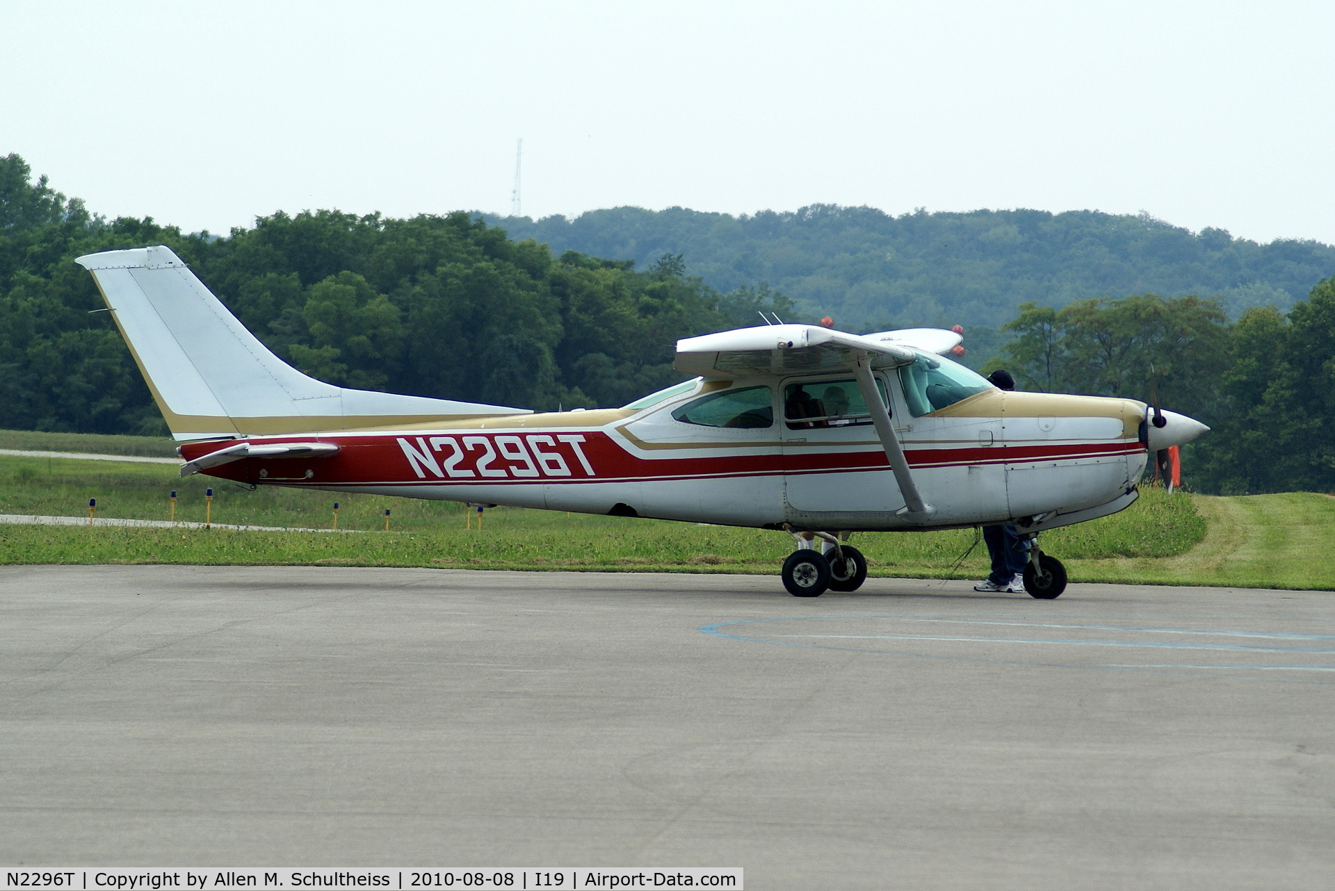 N2296T, 1977 Cessna R182 Skylane RG C/N R18200021, 1977 Cessna R182