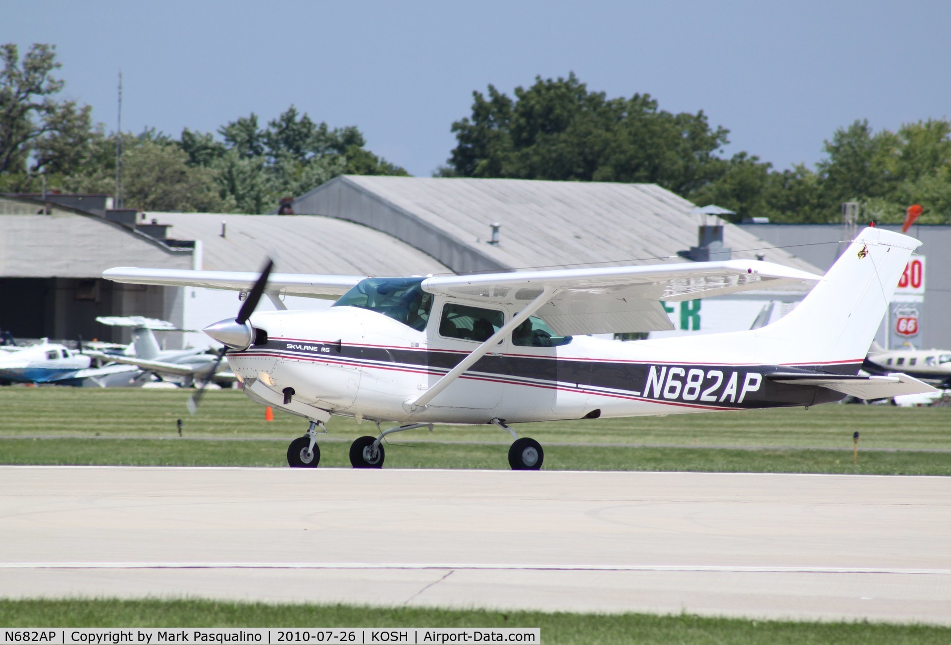 N682AP, Cessna TR182 Turbo Skylane RG C/N R182-01072, Cessna T182