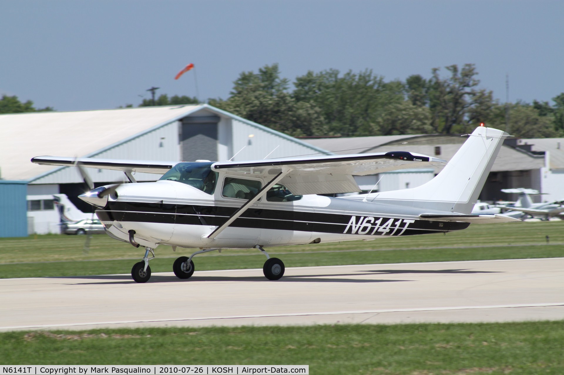 N6141T, 1982 Cessna TR182 Turbo Skylane RG C/N R18201918, Cessna T182