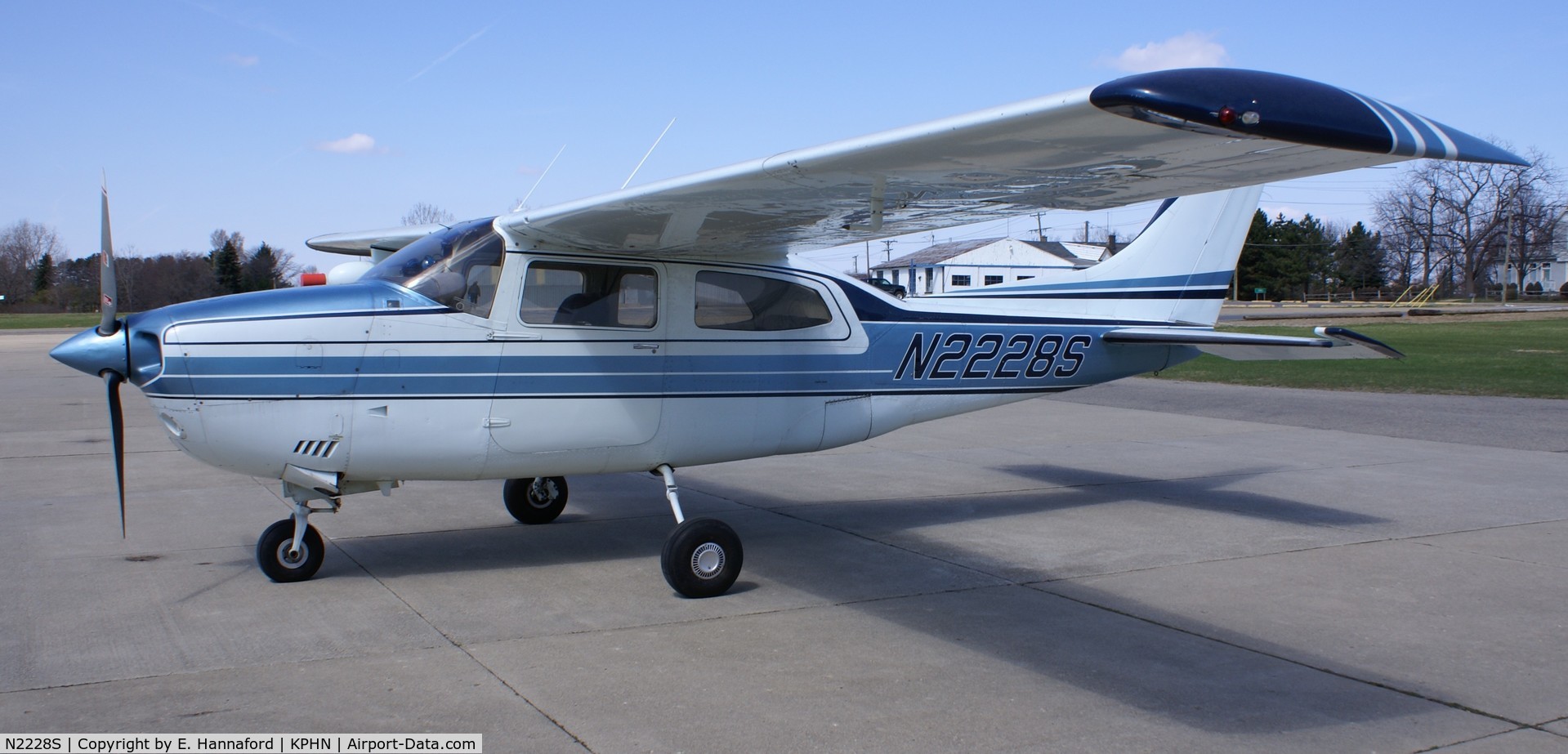 N2228S, 1976 Cessna 210L Centurion C/N 21061173, Ramp Photo