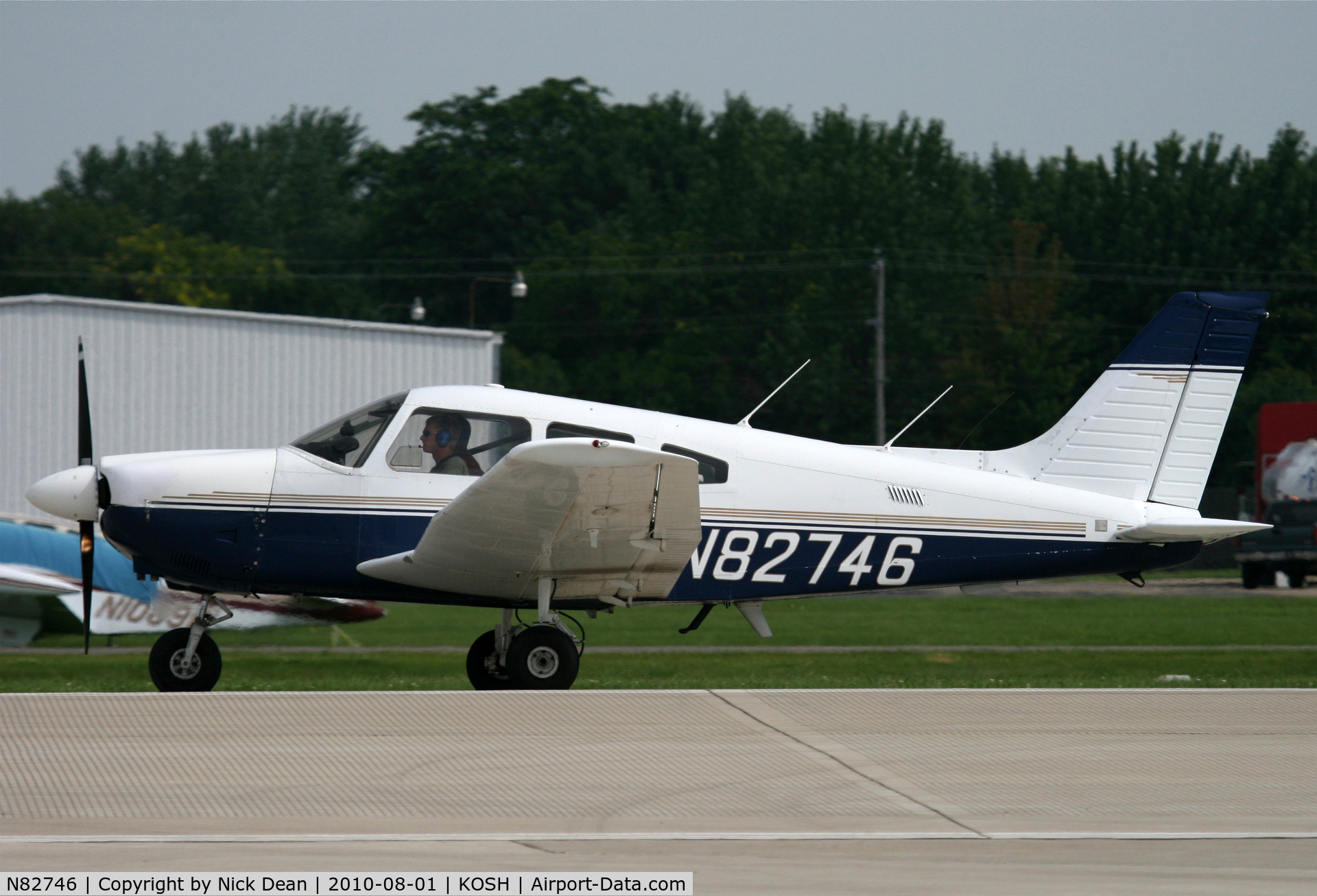 N82746, 1980 Piper PA-28-181 C/N 28-8190054, KOSH