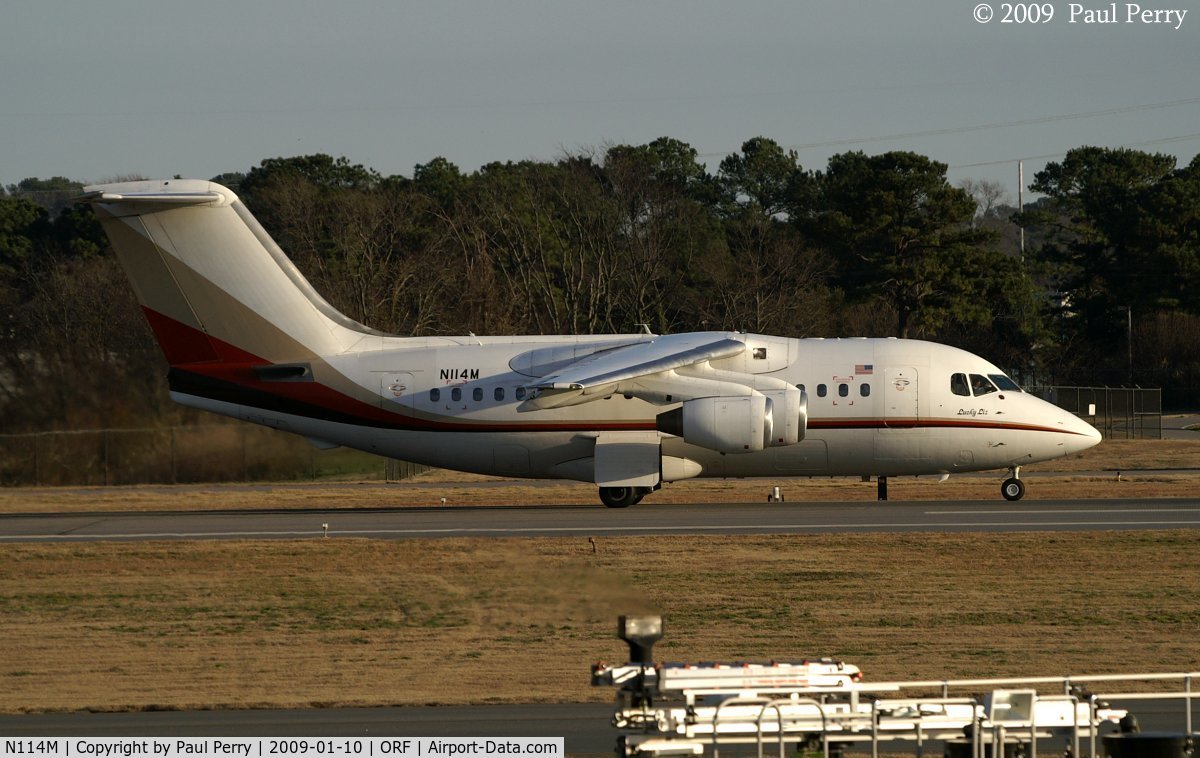 N114M, 1986 British Aerospace BAe.146-100A C/N E1068, Ready for take-off