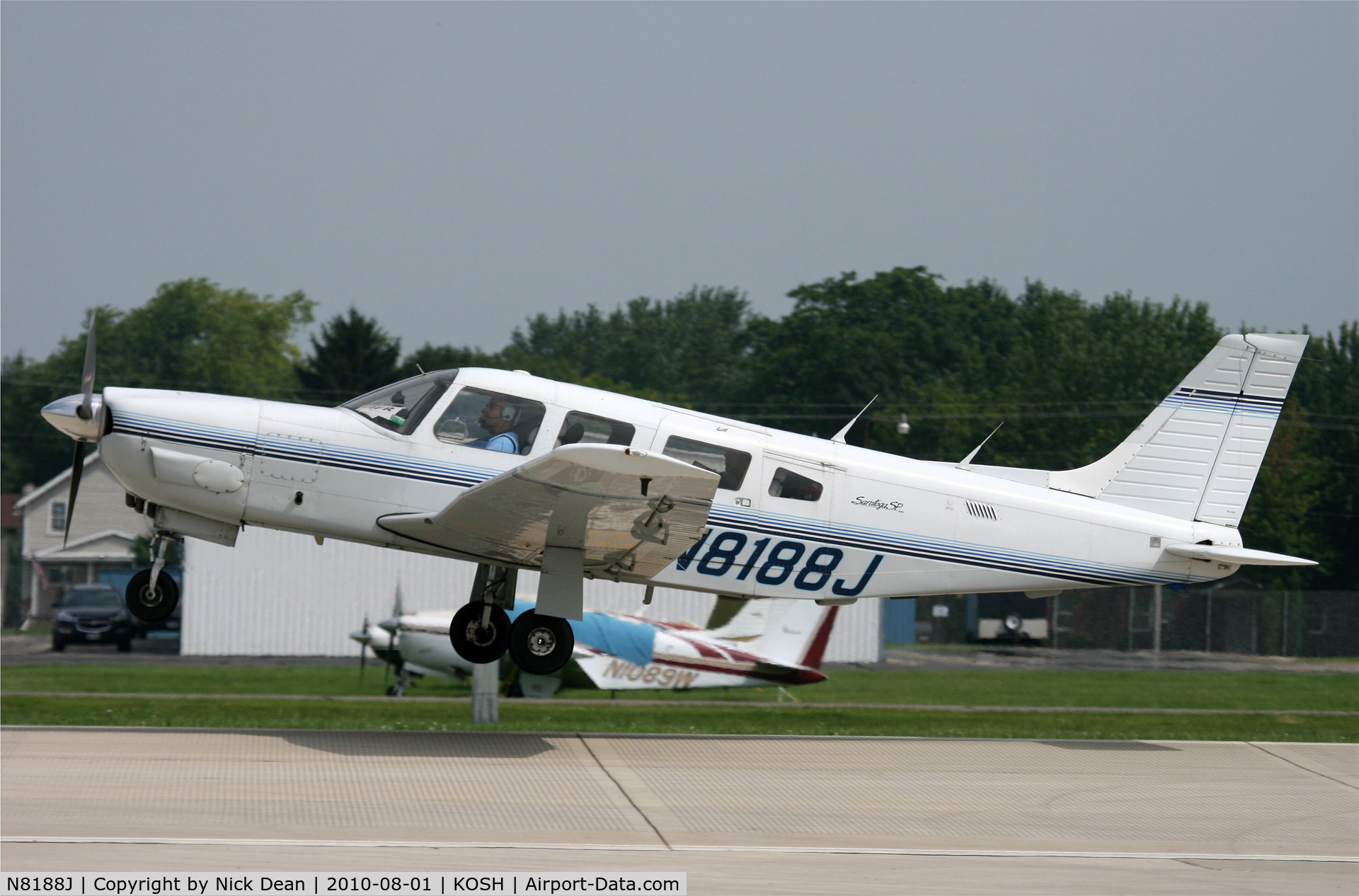 N8188J, 1982 Piper PA-32R-301 C/N 32R-8213041, KOSH