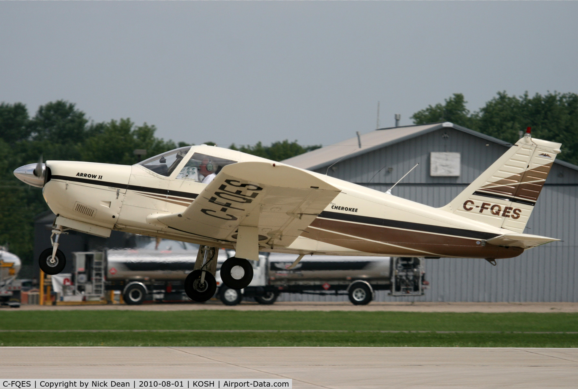 C-FQES, 1969 Piper PA-28R-200 C/N 28R-35378, KOSH