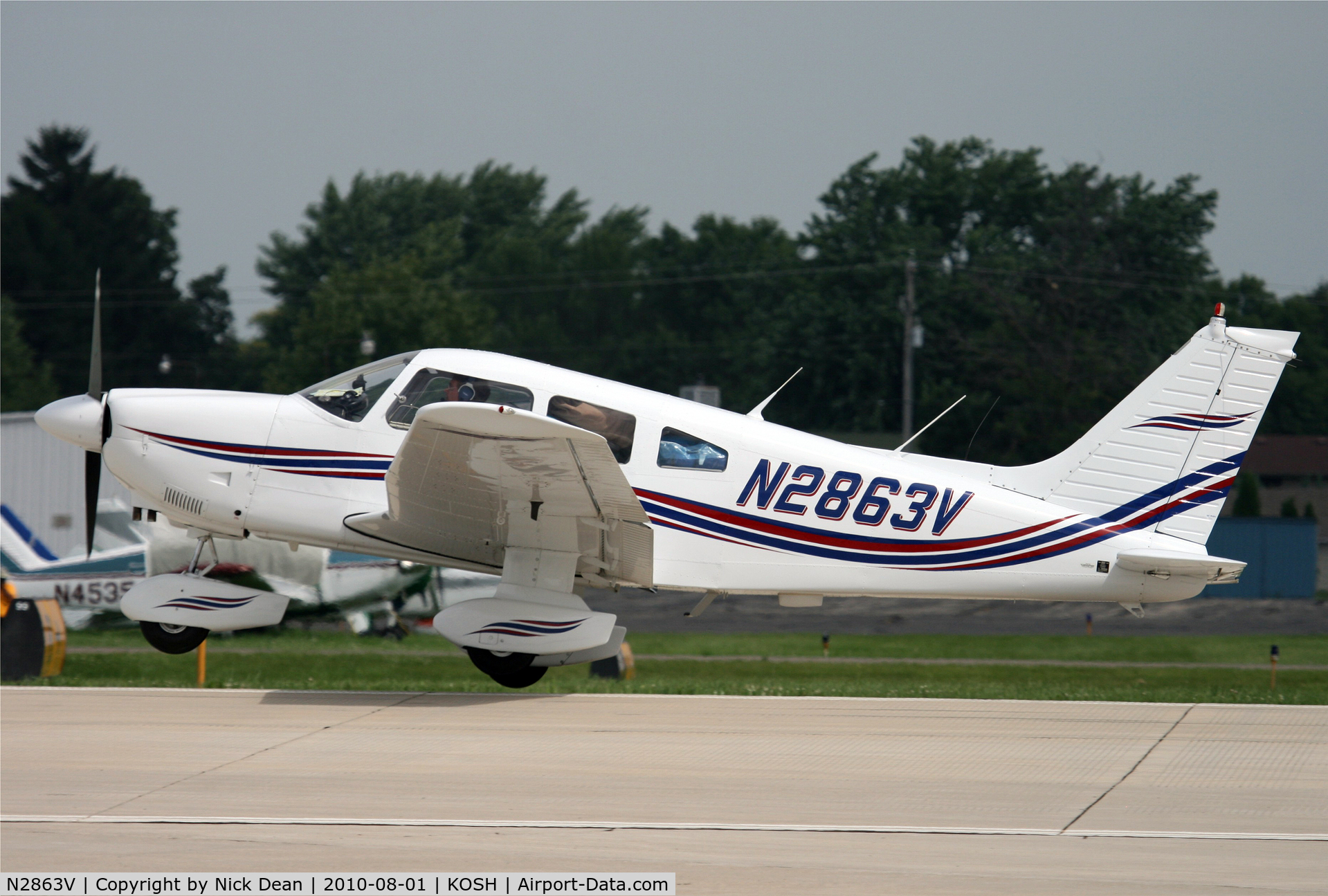 N2863V, 1979 Piper PA-28-181 Archer C/N 28-7990506, KOSH