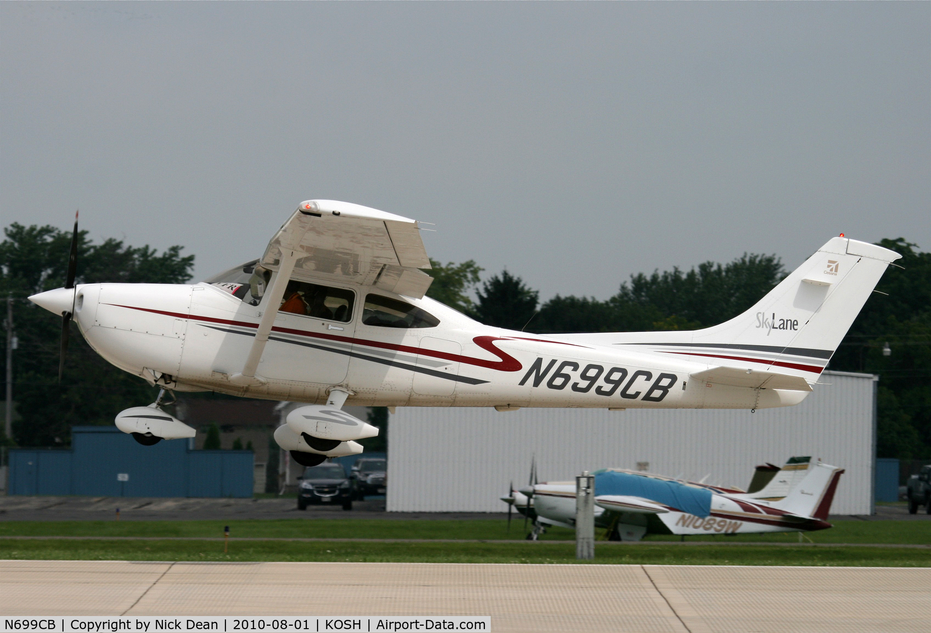 N699CB, 2001 Cessna 182T Skylane C/N 18281033, KOSH